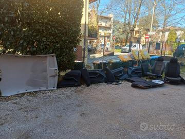 vende salone BMW serie 3