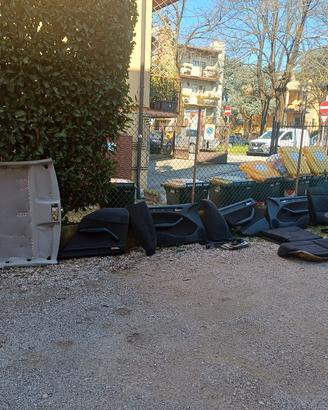 vende salone BMW serie 3