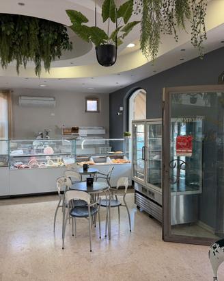 Laboratorio professionale più rivendita