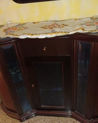 Credenza curva vintage con specchio abbianato