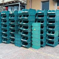 contenitori in plastica impilabili – 8€ cad.