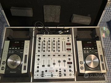 Consolle dj completa: 2 CDJ + mixer + case