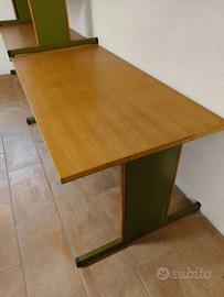 Scrivania  in legno