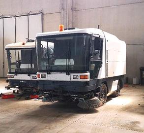spazzatrice stradale RAVO 5000 patente B