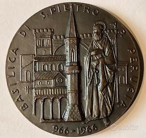 Medaglia Lorioli basilica S. Pietro PG 966-1966