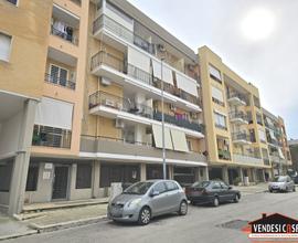 3 VANI + DOPPI ACC. CON POSTO AUTO E CANTINA ZONA