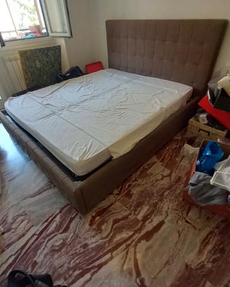 Letto matrimoniale con contenitore seminuovo