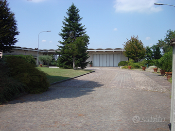 Capannone ad uso laboratorio