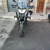 Benelli TRK 502 X con molti accessori