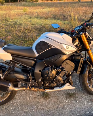 YAMAHA FZ8 NAKED