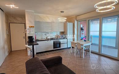 TRILOCALE RISTRUTTURATO CON TERRAZZO E POSTO AUTO