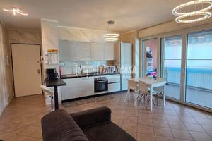 TRILOCALE RISTRUTTURATO CON TERRAZZO E POSTO AUTO