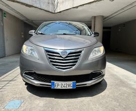Lancia Ypsilon 1.2 69 CV 5 posti NEOPATENTATI