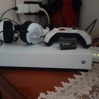 xbox one s + cuffie + 2 joystick 