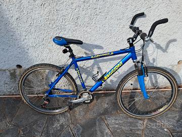 Mountain-bike 26" taglia S con accessori e ricambi