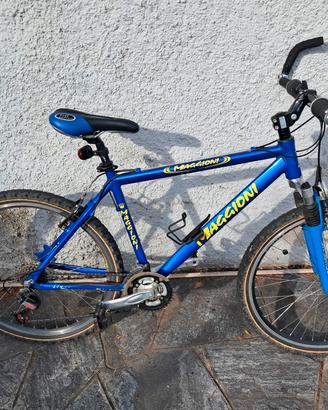 Mountain-bike 26" taglia S con accessori e ricambi