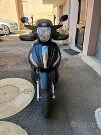 Beverly 300s