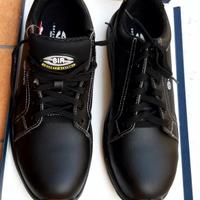 Scarpe da uomo robuste forse anche antiinfortunio