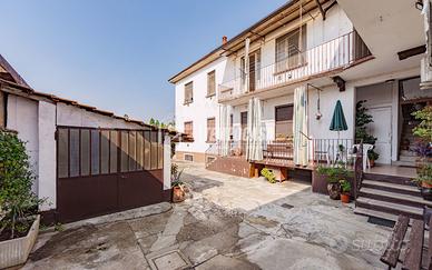Villa trifamiliare