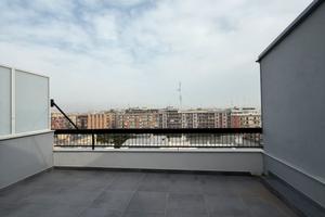 Attico con vista policlinico