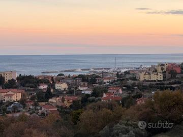 Pietra ligure si propone villa con vista mare