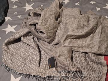 sciarpa fendi cashmere 