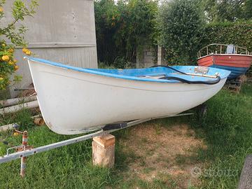 Lancia in vetroresina