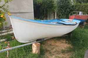 Lancia in vetroresina