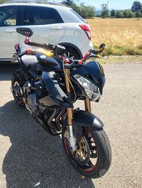 Benelli TNT 899 naked sport