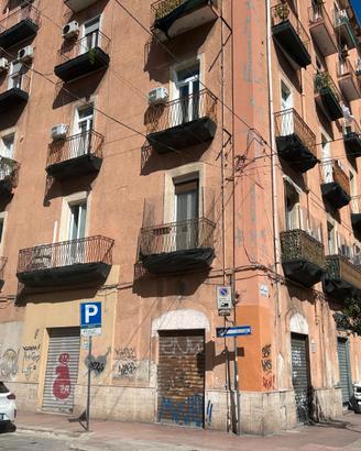 Via crispi - locale comm.le