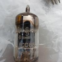 Valvola termoionica ECC85