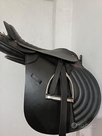 sella nuova trekking con staffe e staffili