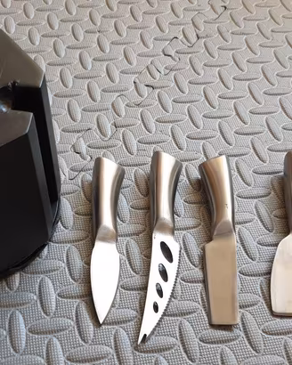 set coltelli formaggio con ceppo