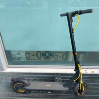 Monopattino Nineboot G30 pari a nuovo