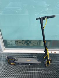 Monopattino Nineboot G30 pari a nuovo
