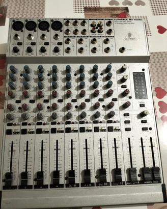 Mixer Behringer Eurorack MX 1604A