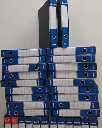 32 Raccoglitori formato A4 (minimo 10 pezzi)