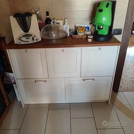 Credenza da cucina bianca con piano in legno – 5 a