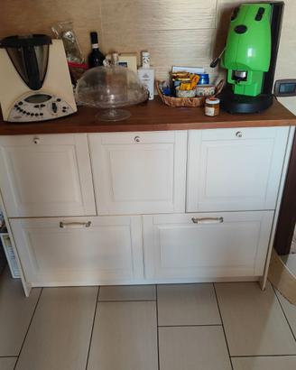 Credenza da cucina bianca con piano in legno – 5 a