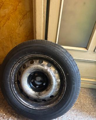 Cerchi e gomme da carico