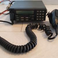 Ricetrasmittente VHF marca ICOM modello IC-V200TW
