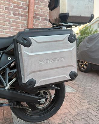 Borsa laterale africa twin