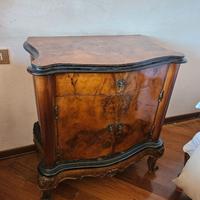 Coppia comodini bombati in radica, stile barocchet