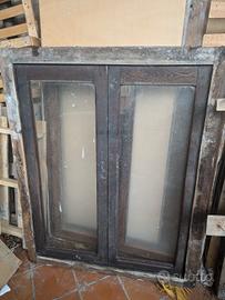 finestre antiche di castagno