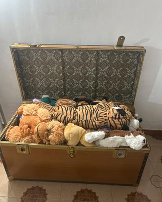 Cassapanca con peluches