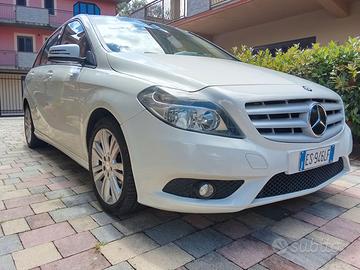 Mercedes B