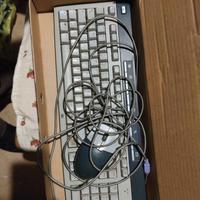 Tastiera e mouse con cavo