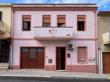 Casa indipendente con garage cortile e terrazza