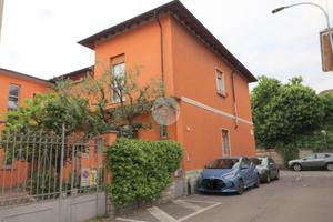 CASA SEMINDIPENDENTE A RHO
