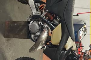 Ktm 125 exc six days 2013